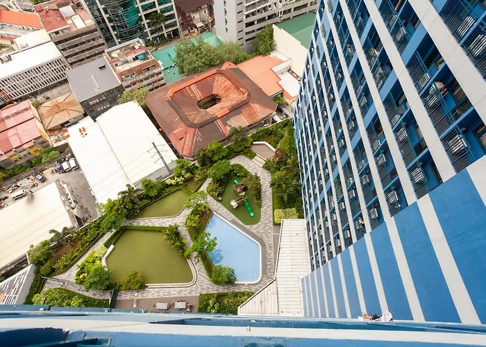 Makati Chic 1br And Balcony With Pool View Apartment Manila