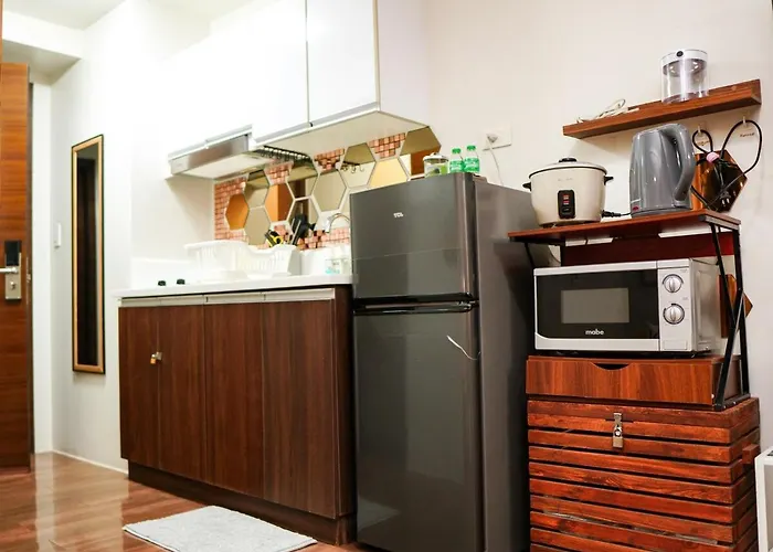 Makati Chic 1br And Balcony With Pool View Apartment Manila