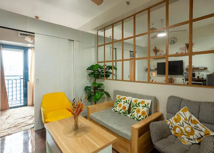 Apartment Makati Chic 1br And Balcony With Pool View *
