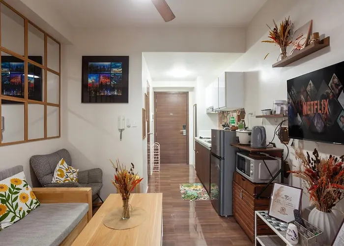 Apartment Makati Chic 1br And Balcony With Pool View *