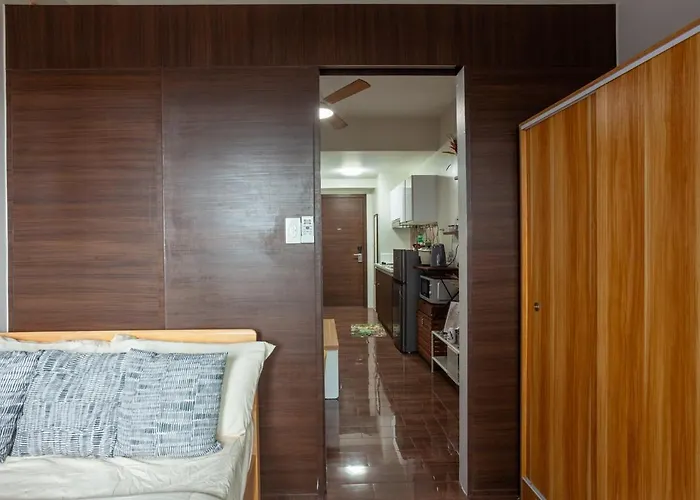 Apartment Makati Chic 1br And Balcony With Pool View Manila
