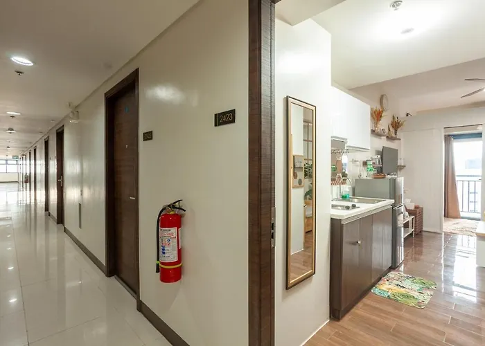Makati Chic 1br And Balcony With Pool View Apartment *