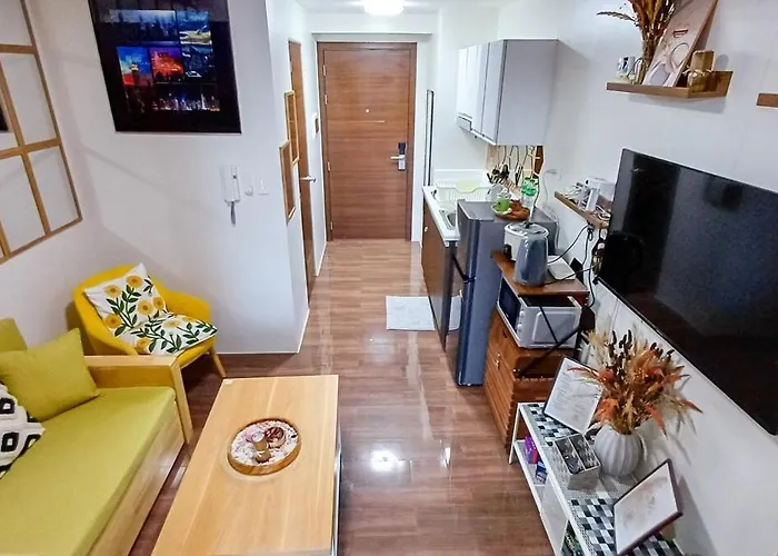 Makati Chic 1br And Balcony With Pool View Manila