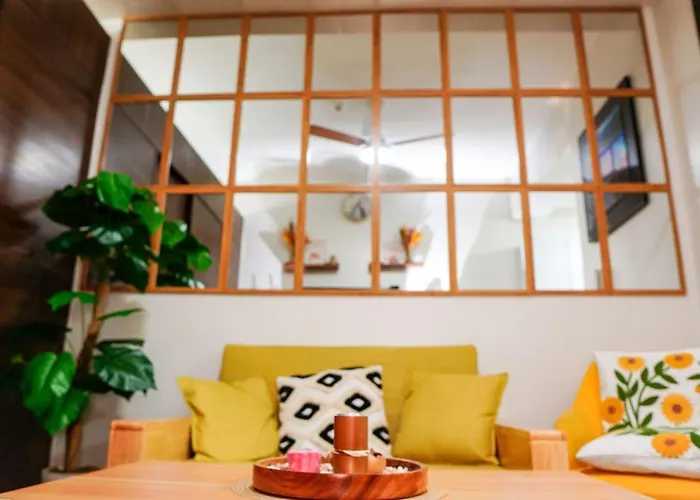 Makati Chic 1br And Balcony With Pool View Apartment Manila