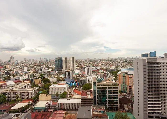Makati Chic 1br And Balcony With Pool View Apartment